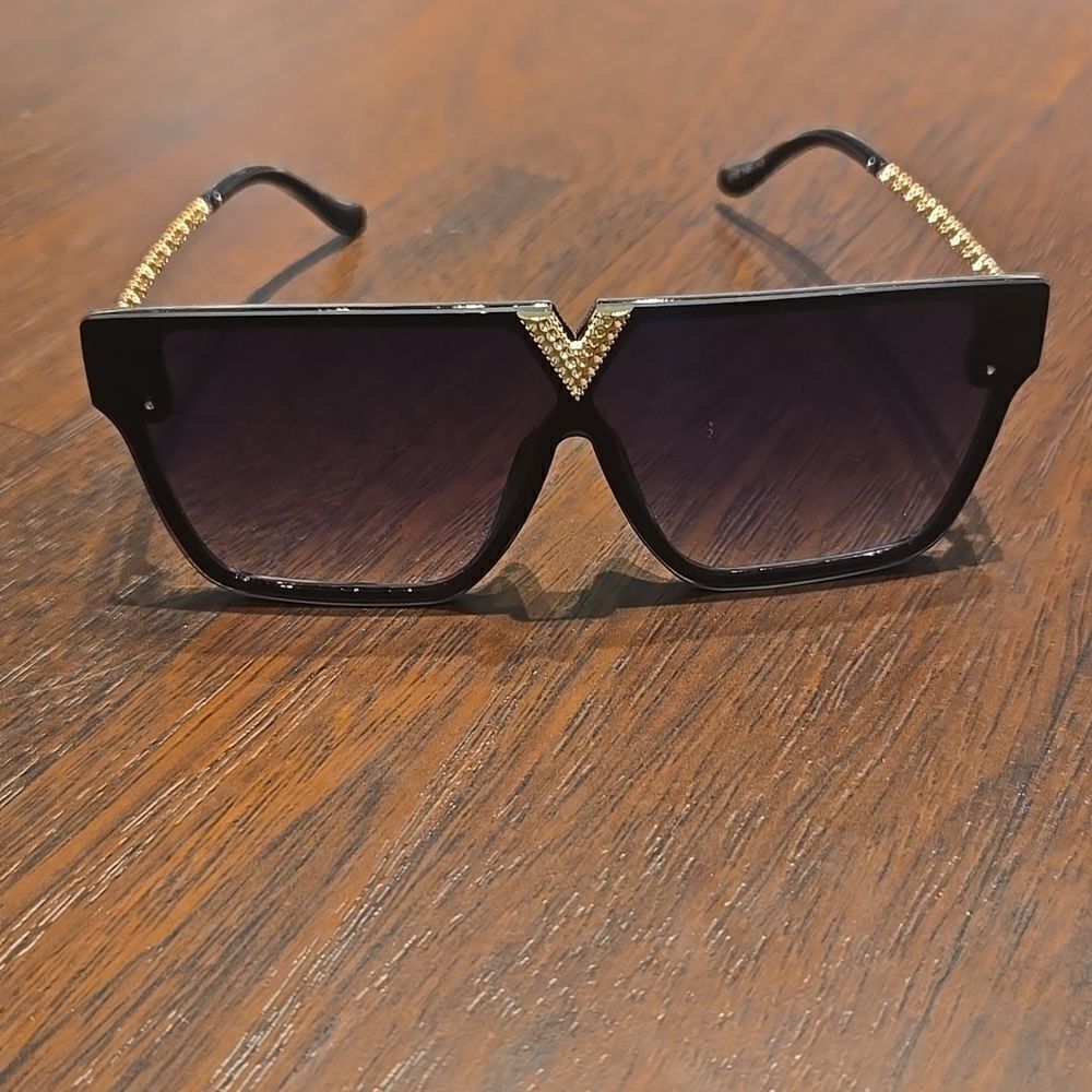   Fashion SUNGLASSES NEW